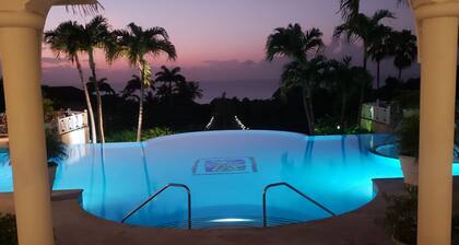 Beautiful apartment overlooking fabulous landscaped gardens and pools.