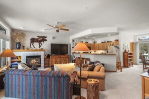 Televisión, chimenea