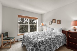 3 habitaciones, escritorio, acceso a internet y ropa de cama 