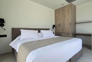 3 bedrooms, iron/ironing board, free WiFi