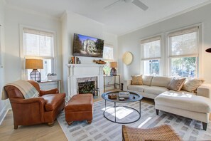 Smart TV - Rantum Scoot of Downtown Charleston (Charleston)