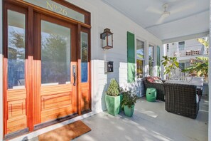 Exterior detail - Rantum Scoot of Downtown Charleston (Charleston)