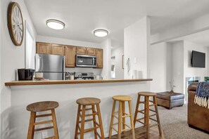 Fridge, microwave, oven, stovetop - 2BD/2BA Condo With Pool And On Free Bus Route! (Steamboat Springs)