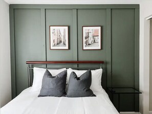 2 bedrooms, WiFi, bed sheets - 2BD/2BA Condo With Pool And On Free Bus Route! (Steamboat Springs)