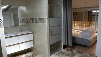 4 camere, ferro/asse da stiro