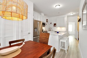 Dining - "Dock, Relax, and Unwind at Waterside Retreat!" (Mexico Beach)