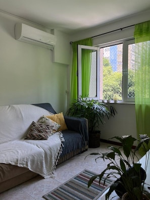 TV - Apto ótima localização em Botafogo, Climatizado, Portaria 24h, e Vaga Garagem (Botafogo Rio de Janeiro)