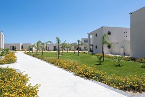 Property grounds - Trapezia Luxury Living - Moonstone, Villa (Afantou)