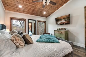 2 Schlafzimmer, Schreibtisch, Bügeleisen/Bügelbrett, kostenloses WLAN