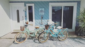 Exterior detail - Newly Renovated Corner 2BR Townhouse. Walk to Beach w/ Pool. Near Saint Andrews. (Panama City Beach)