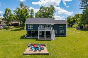 Exterior - River Oasis Water Front, Pet Friendly Home, 5 King Bedrooms 
15 Mins Massanutten (Elkton)
