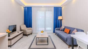 Basic Suite | 1 bedroom, Egyptian cotton sheets, premium bedding, minibar