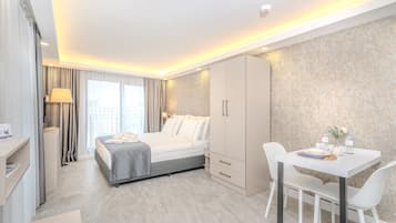 1 bedroom, Egyptian cotton sheets, premium bedding, minibar