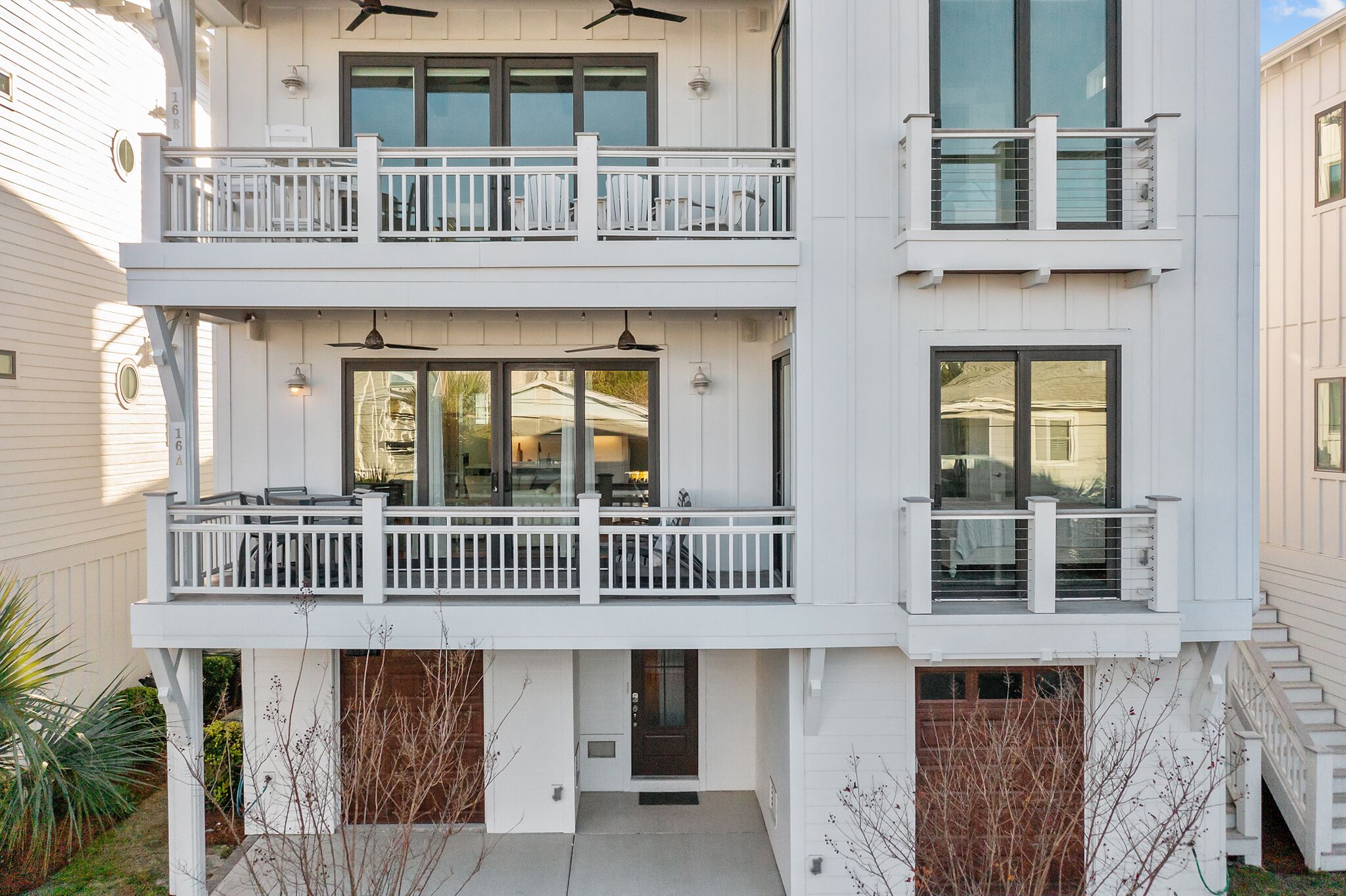 Suite 16, Duplex in the heart of Wrightsville Beach, easy beach access!