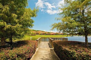 Property grounds - Dreamy 4BR Townhome • Pool, BBQ • Near Disney! (Kissimmee)