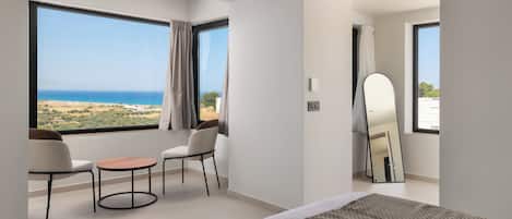 2 chambres, coffres-forts dans les chambres, fer et planche Ă repasser