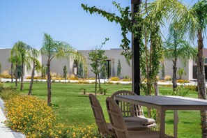 Outdoor dining - Trapezia Luxury Living - Turquoise, Villa (Afantou)