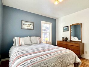 4 bedrooms, desk, iron/ironing board, travel cot