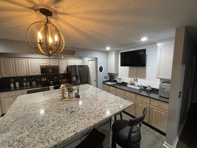 Bird House on 7th Fairway

Updated Lake Cumberland Condo - Woodson Bend Resort