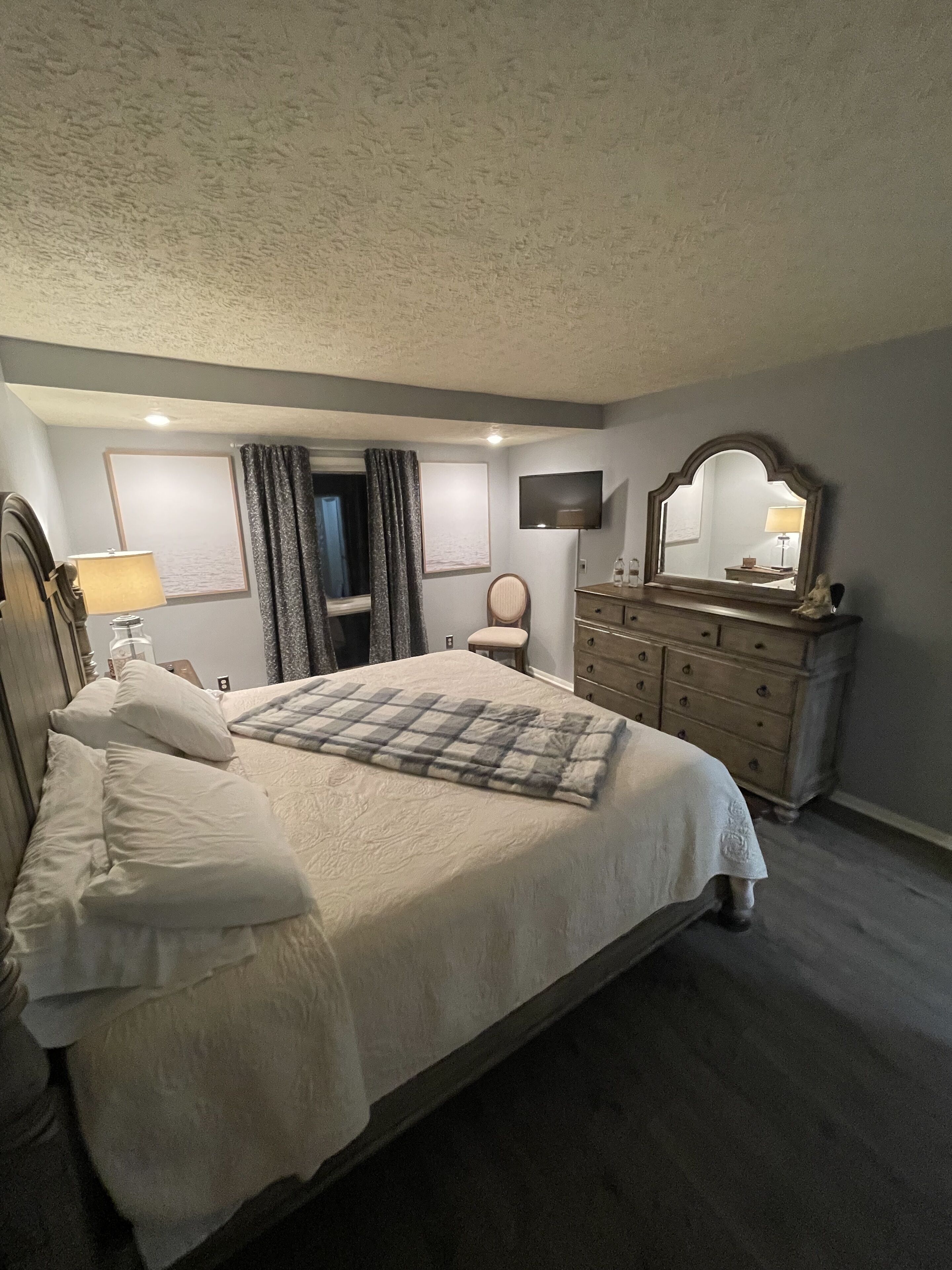 2 多间卧室、熨斗/熨衣板、WiFi、床单