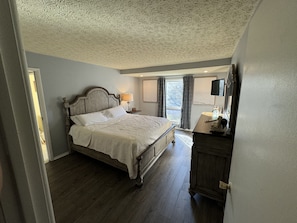 2 chambres, fer et planche à repasser, Wi-Fi gratuit, draps fournis