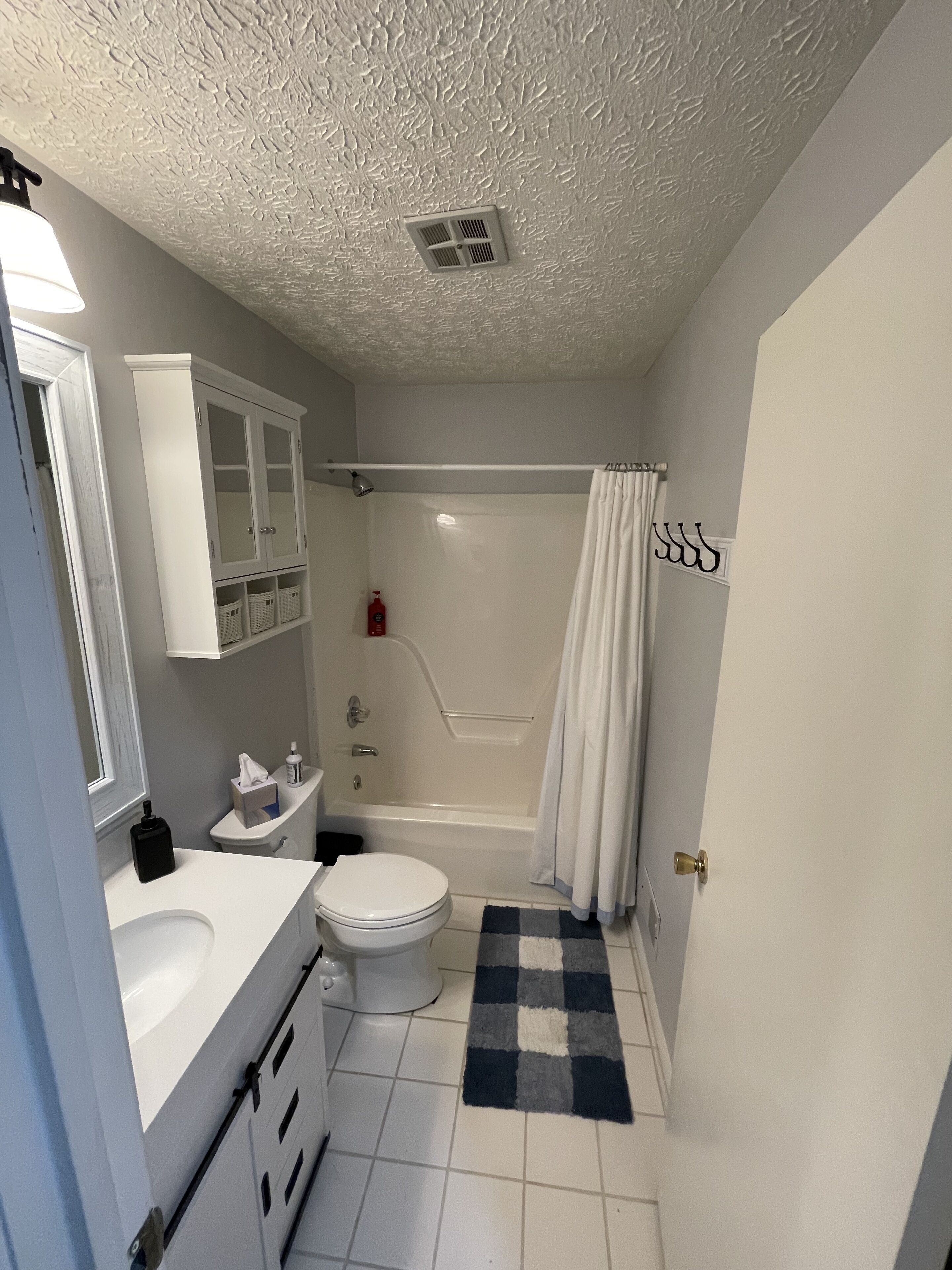 淋浴设施、吹风机、毛巾、肥皂