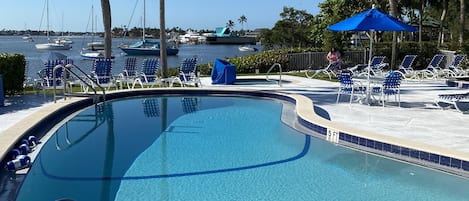 Piscine extérieure