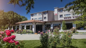 Mặt tiền nơi lưu trú