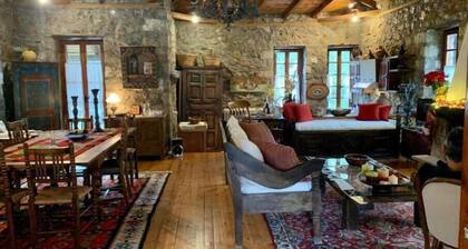 MARIOLATA STONE HOUSE