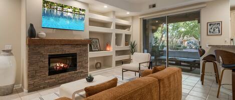 Smart TV, fireplace
