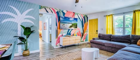 Smart TV, chimenea y videojuegos