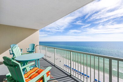 *July 25 - Aug 1st Open!* Beautiful condo!