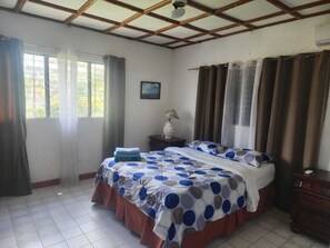 9 chambres, bureau, fer et planche à repasser, Wi-Fi