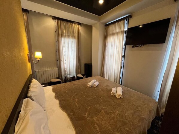 Luxury Double Room | Premium bedding, down comforters, Select Comfort beds - NEW ROYAL (Tbilisi)