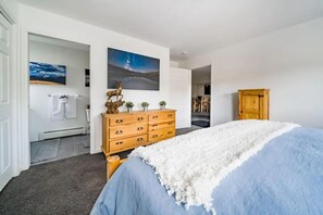 4 Schlafzimmer, Schreibtisch, Bügeleisen/Bügelbrett, Reisekinderbett