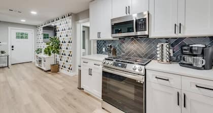 5BR/3BA walking distance to UNT with covered patio