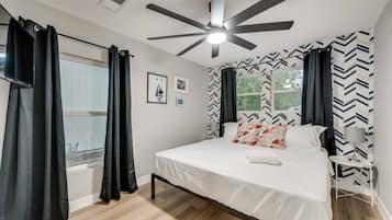 5 habitaciones, tabla de planchar con plancha, cuna de viaje y wifi