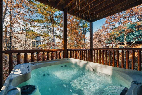 Moonshine‑Themed Cabin - Hot Tub, Game Room & 2 Covered Decks - Pigeon Forge