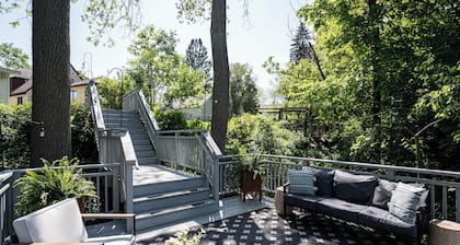 Charming Riverfront Home l 4 BR l King Beds I Free Parking I Outdoor Haven