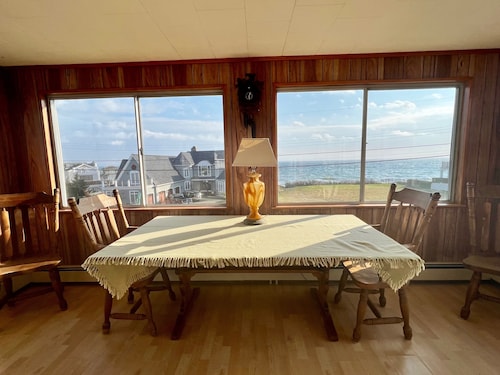Views of The Atlantic Ocean and Nubble Lighthouse 4 Bedroom Family Home!