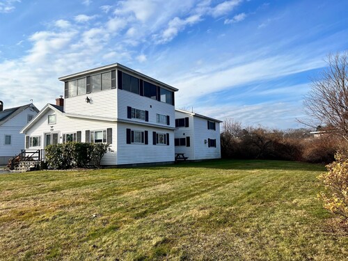 Views of The Atlantic Ocean and Nubble Lighthouse 4 Bedroom Family Home!