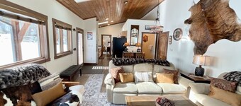 NEW! LAST MIN SPECIAL! Ski Chalet, Spacious, Clean, Close To Everything!