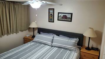 2 bedrooms, desk, free WiFi, bed sheets
