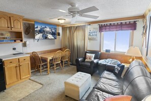 Smart TV, table tennis, video library