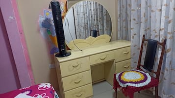 2 chambres, fer et planche Ă  repasser, Wi-Fi, draps fournis