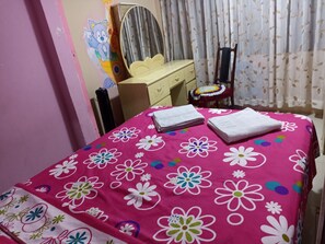 2 bedrooms, iron/ironing board, WiFi, bed sheets - MI Casa Bonita con Baño Privado y Ducha Caliente. Cerca de la Plaza de Armas (Lima)