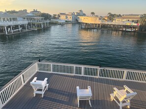 Terrace/patio - NEW LISTING -FULLY REMODELED CANAL HOME-PERFECT FOR FAMILIES & FISHING!! (Jamaica Beach)