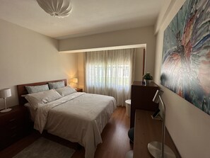 3 quartos, ferros/tábuas de passar roupa, Wi-Fi de cortesia