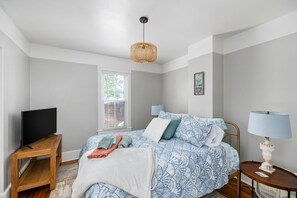 6 quartos, ferros/tábuas de passar roupa, Wi-Fi, roupa de cama