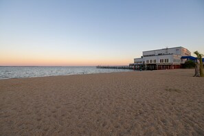 Liegestühle, Strandtücher